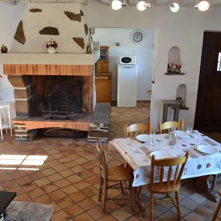 Holiday home Chaleureux En Pleine Nature Avec Jardin Prive, Proche De Confolens, Animaux Acceptes - Fr-1-653-23 Esse