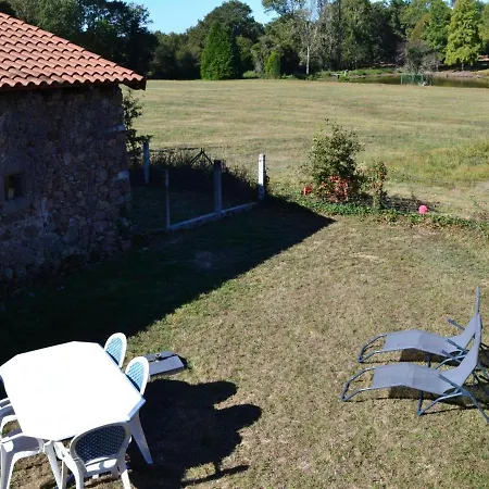 Holiday home Chaleureux En Pleine Nature Avec Jardin Prive, Proche De Confolens, Animaux Acceptes - Fr-1-653-23 *